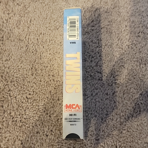 Vintage 1988 Twins VHS - Picture 5 of 8